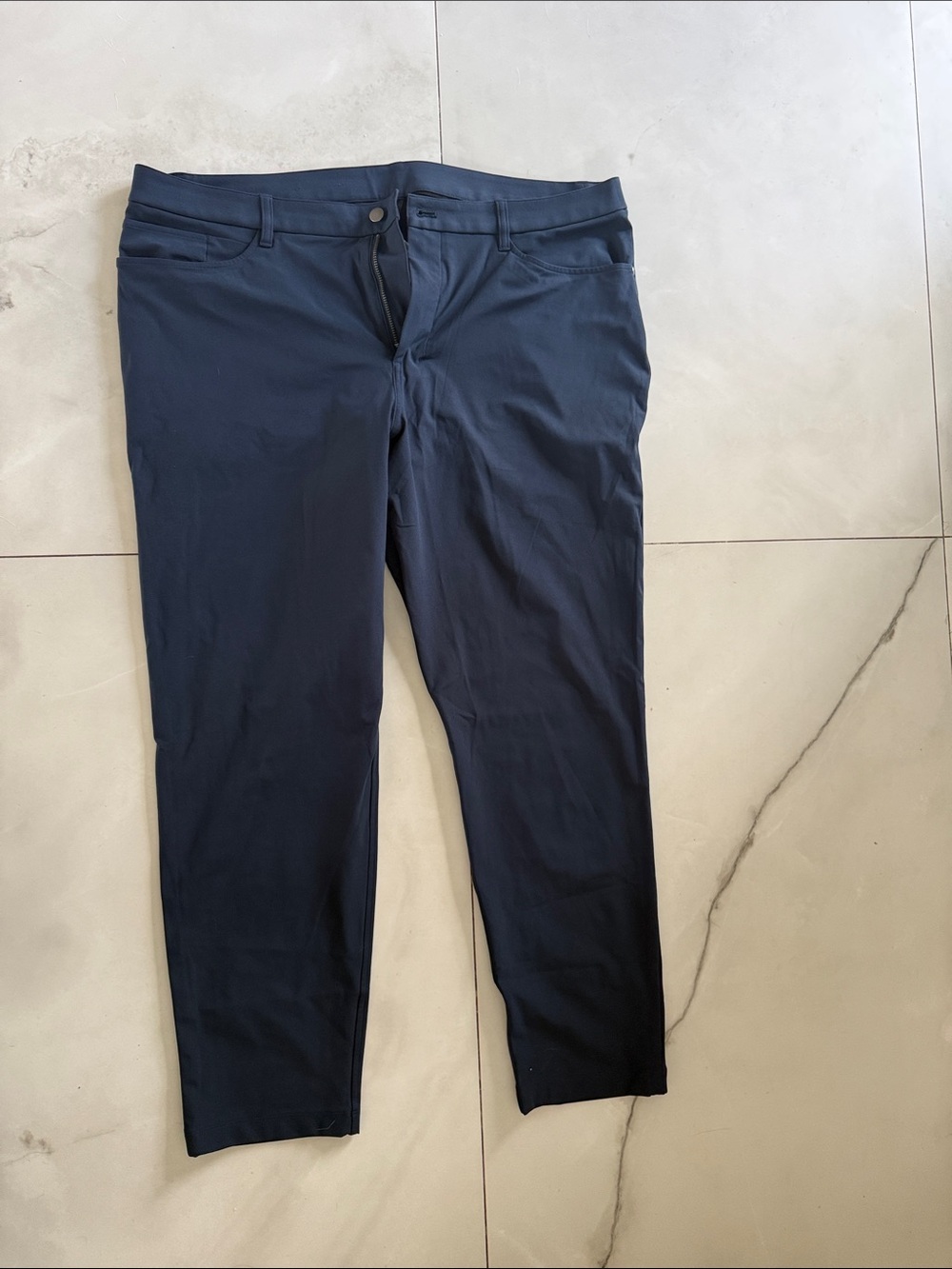 Lululemon men’s Navy Slim Stretch Pants